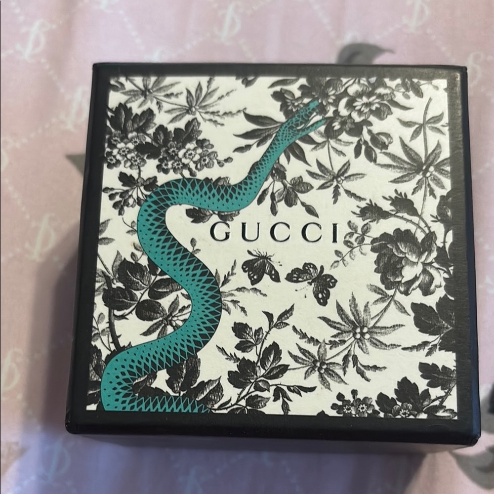 Gucci choker toggle necklace
